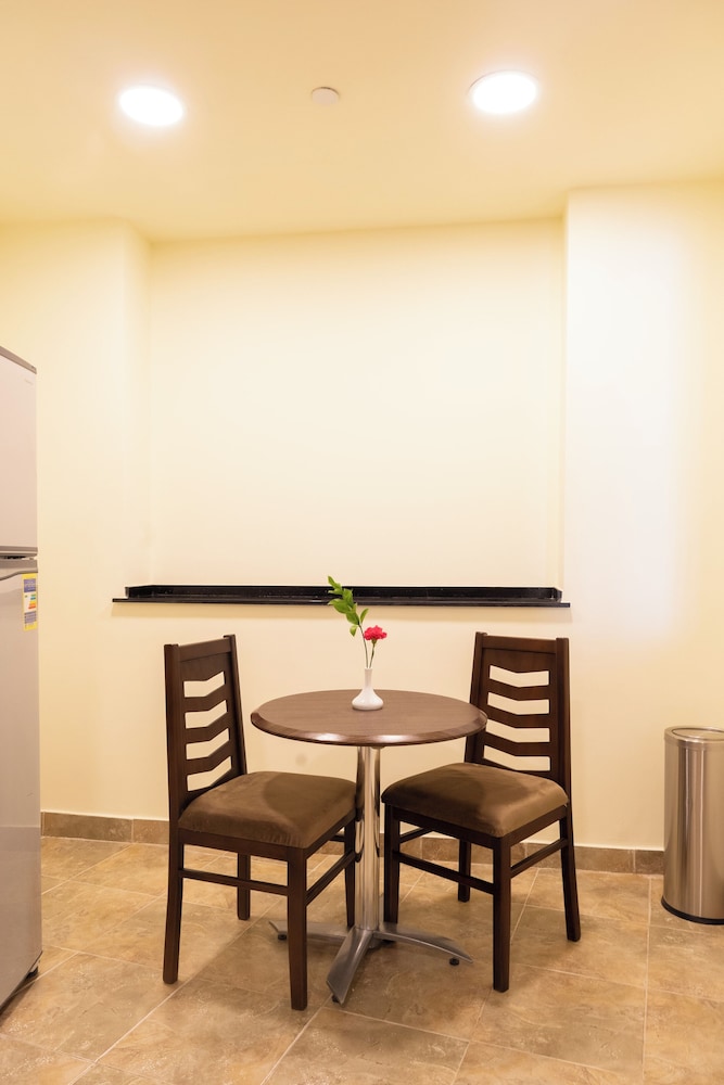 Swiss Inn Plaza 28/33