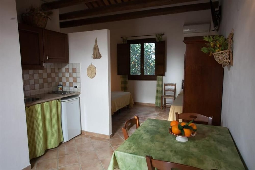 Agriturismo Baglio Donna Santa 22/48
