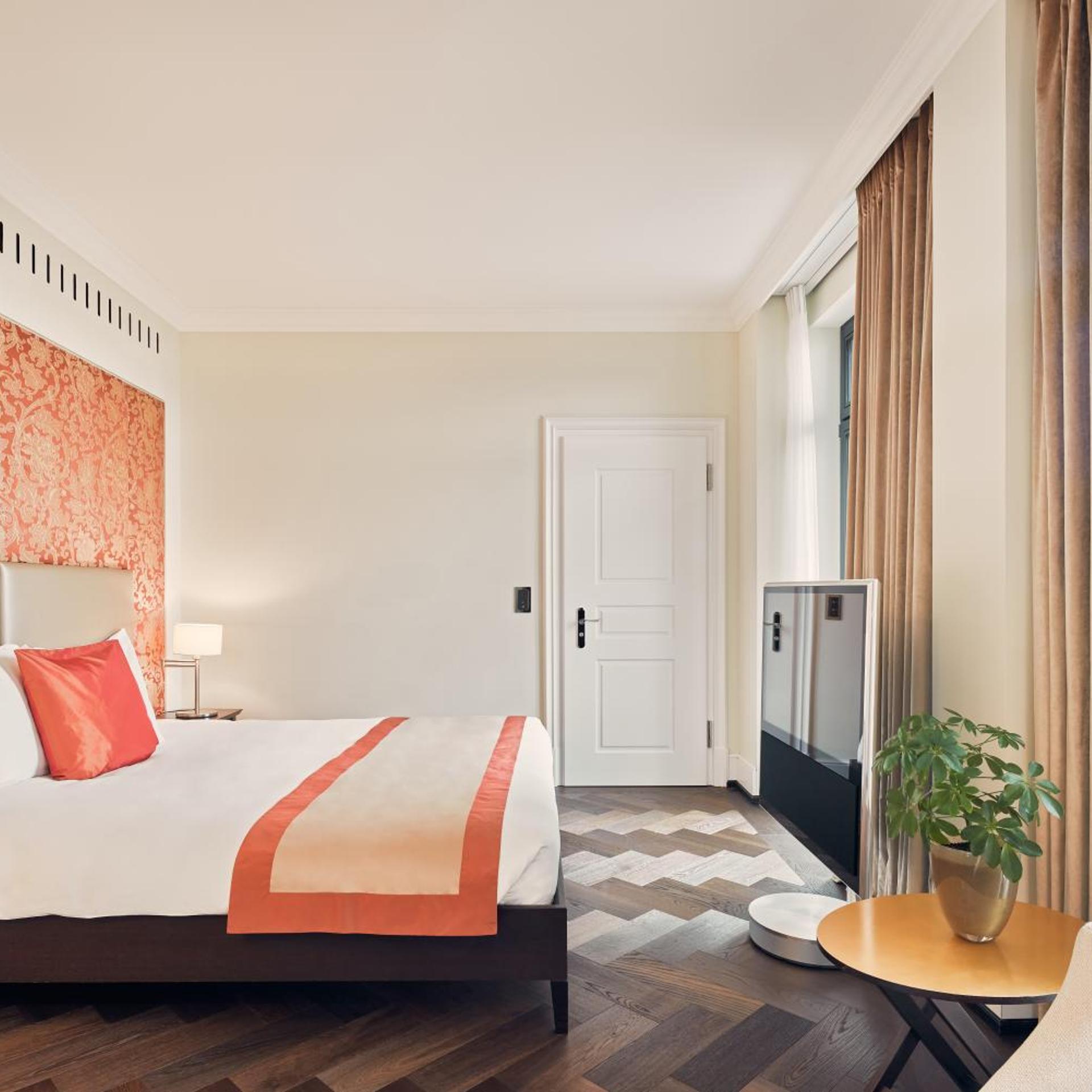 Deluxe, Suite, King Bed, Panoramic View