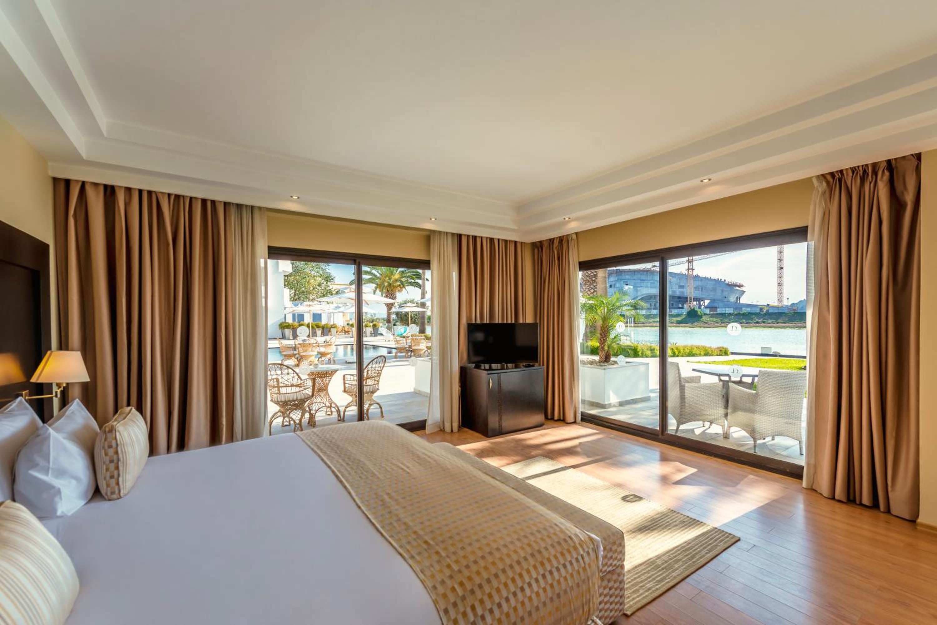 PRESIDENTIAL, SUITE, GARDEN VIEW