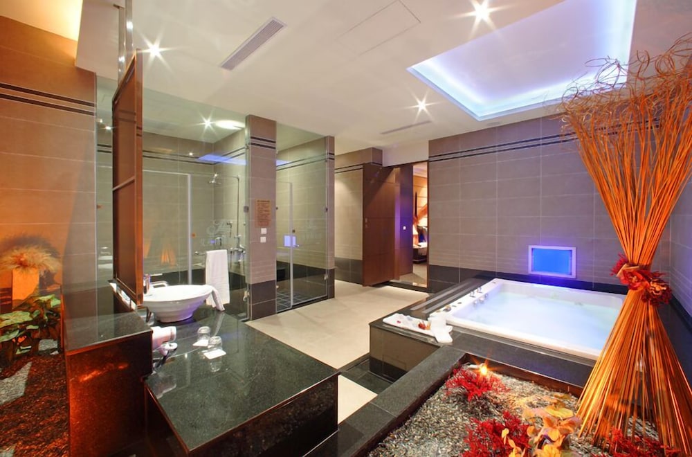 Amain Boutique Motel Tu Cheng 60/69