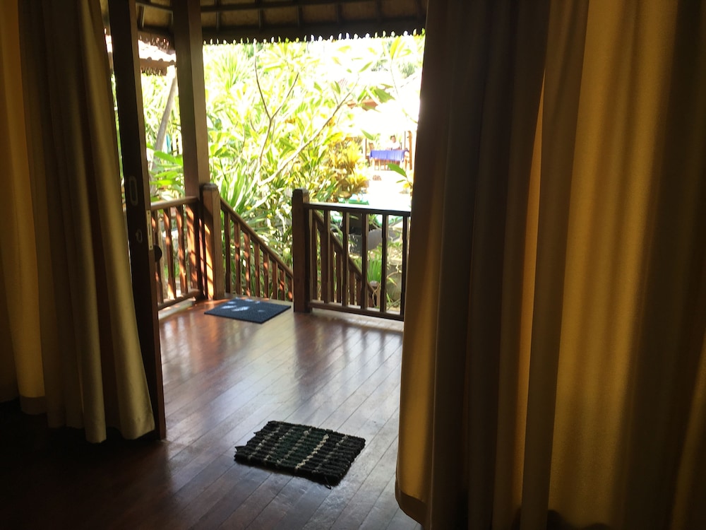 Cassava Bungalow 14/37