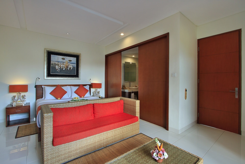 Super, Deluxe