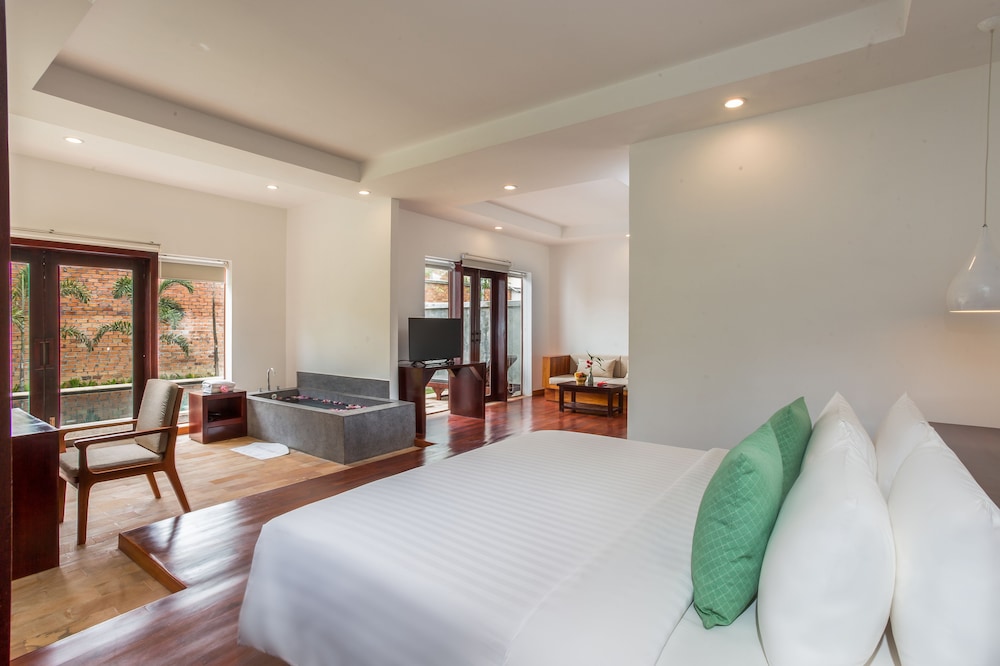 VIP, SUITE, PRIVATE POOL