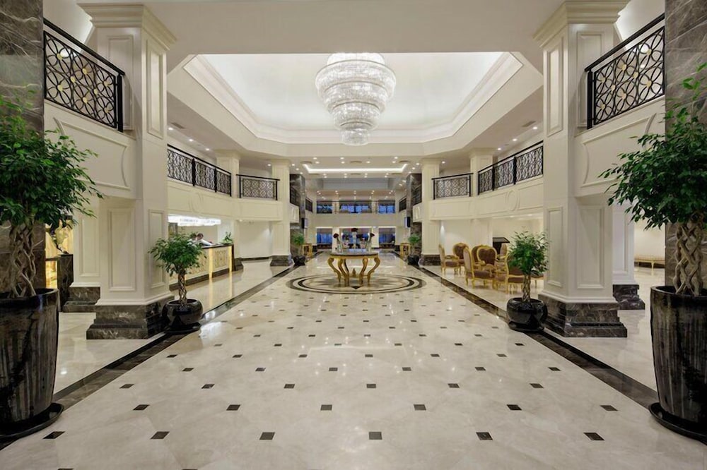 Bellis Deluxe Hotel 21/89