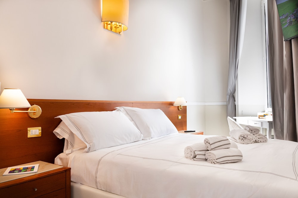Hotel Domus Rome 4/18