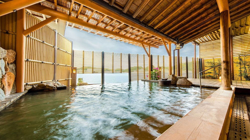 Yukai Resort Premium Koshinoyu 25/50