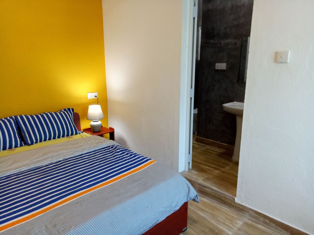 This Is It Guest House And Restaurant 11/50