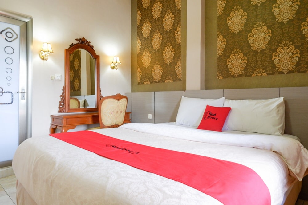 RedDoorz Plus @ Hotel Srikandi Kendari 14/50