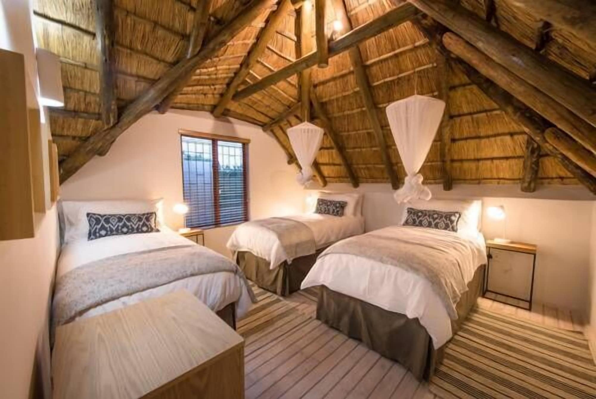 2 BEDROOMS, FAMILY, COTTAGE