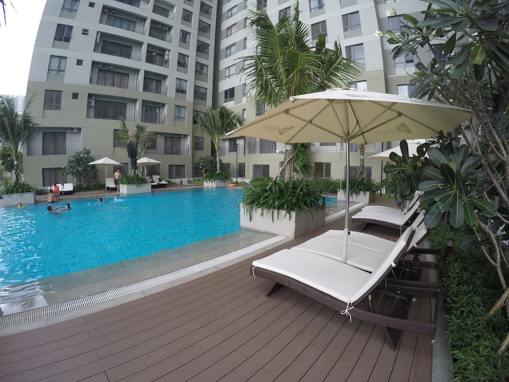Riverfront Osis Resort Balcony 25/26