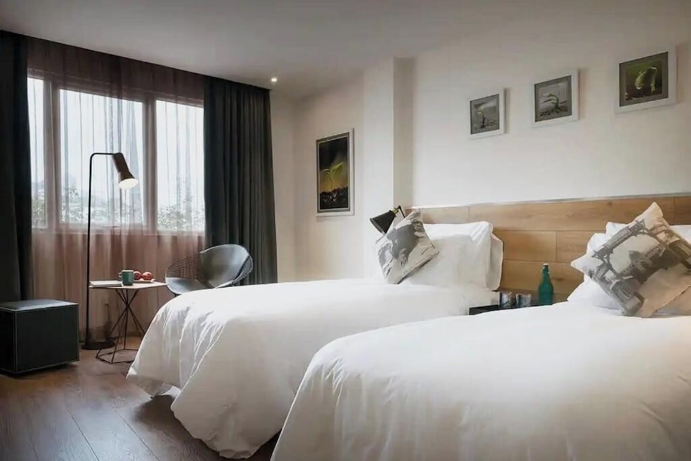 C Central Hotel de Tham 4/15