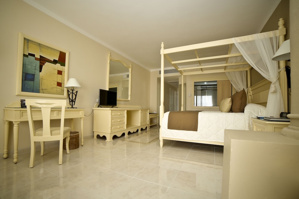 Bahia Principe Explore Akumal - All Inclusive 13/75