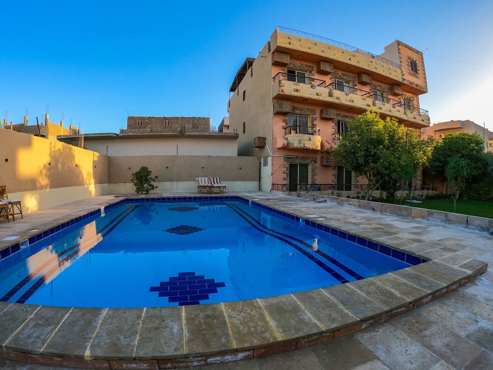 Memnon Hotel Luxor 48/50