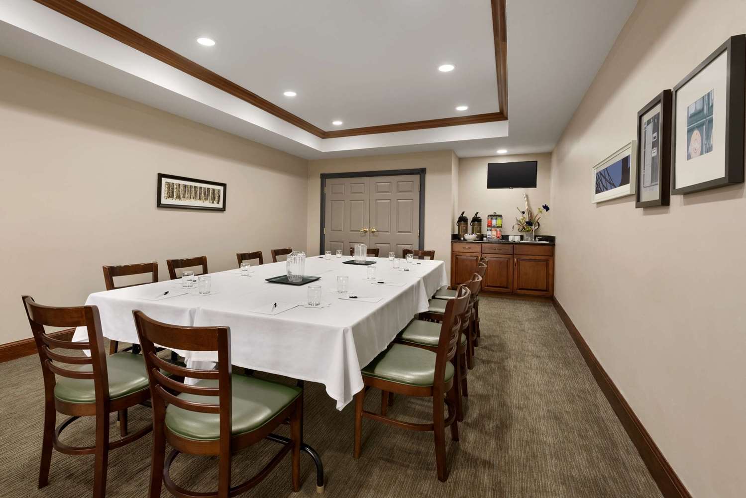 Country Inn & Suites By Radisson, Appleton North, WI 29/35