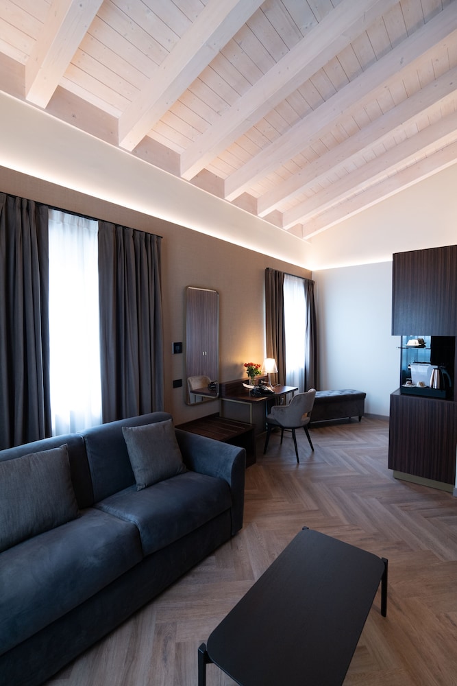 3T Boutique Hotel 39/59
