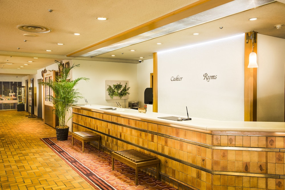 Senri Hankyu Hotel 12/64