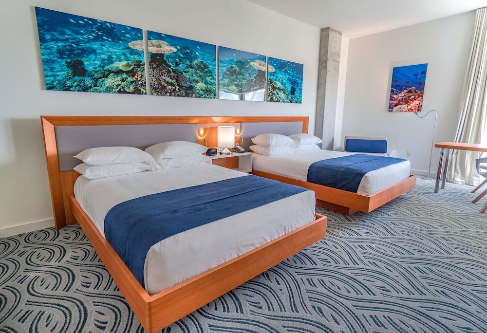 Maritime Hotel Fort Lauderdale Cruise Port 10/42