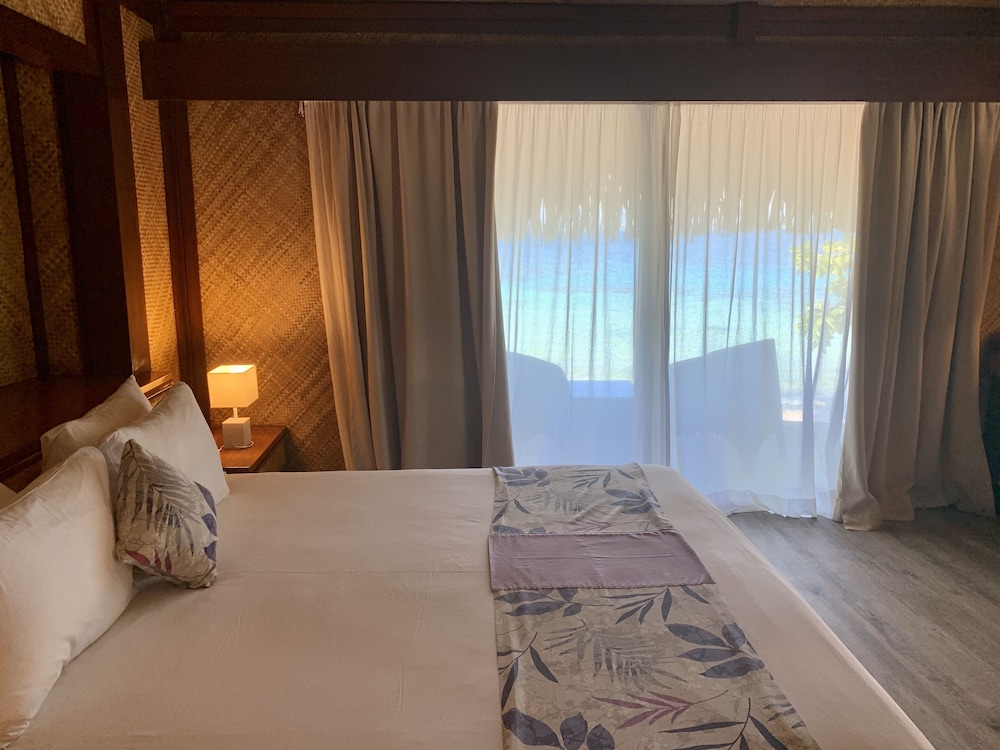 Bungalow, King Bed, Beach Front, Sofa
