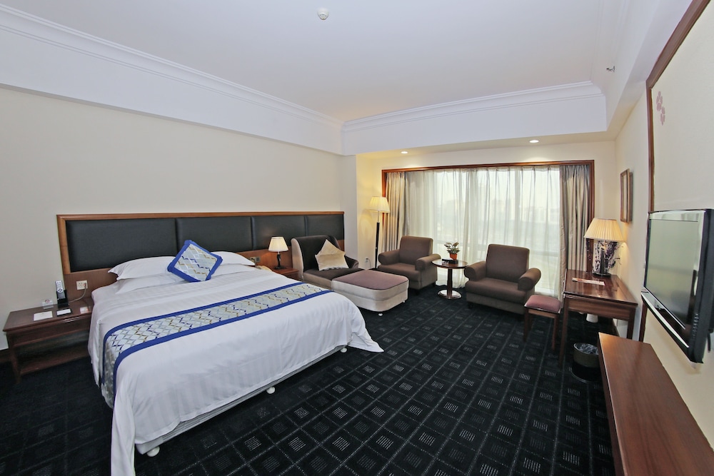 Gladden Hotel Jiangmen 32/61