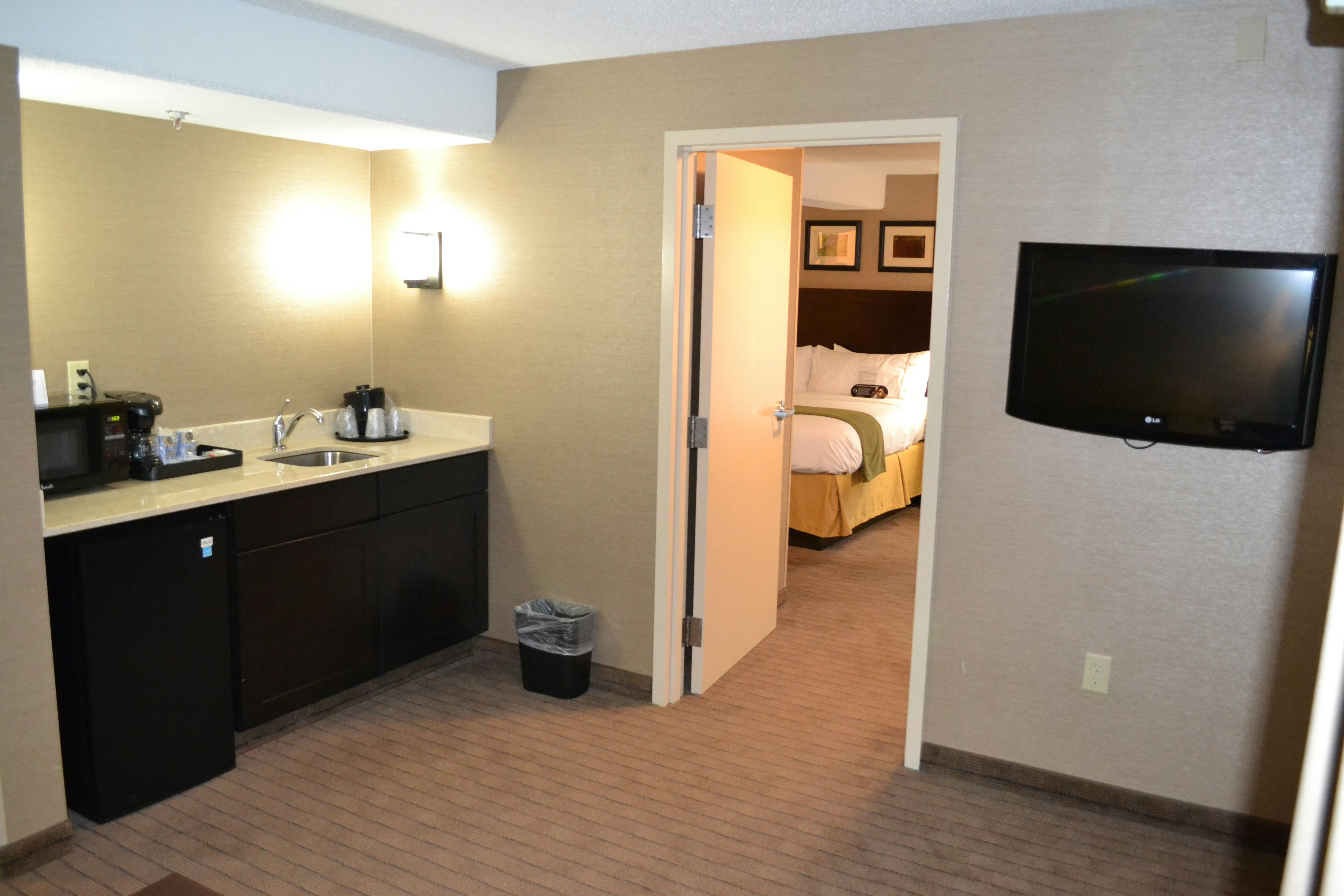 Holiday Inn Express Boston South Brockton 12/78