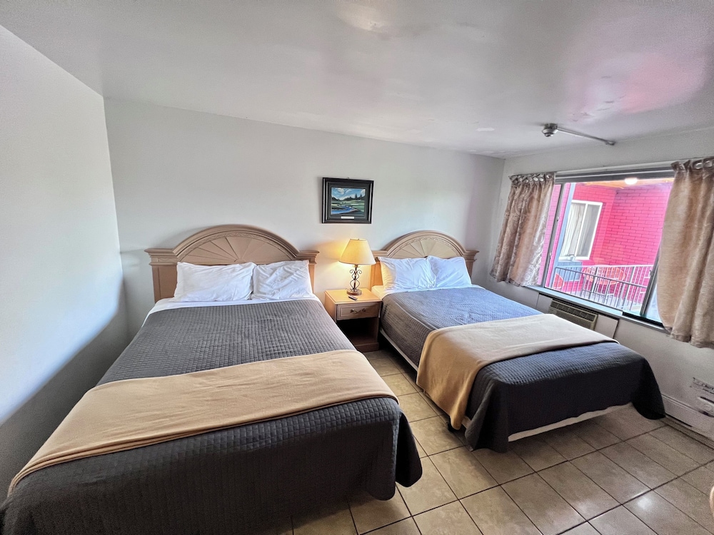 6267 Persepolis Inn 21/70
