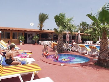 Sandys Studios Apartments And Log Villas 31/46