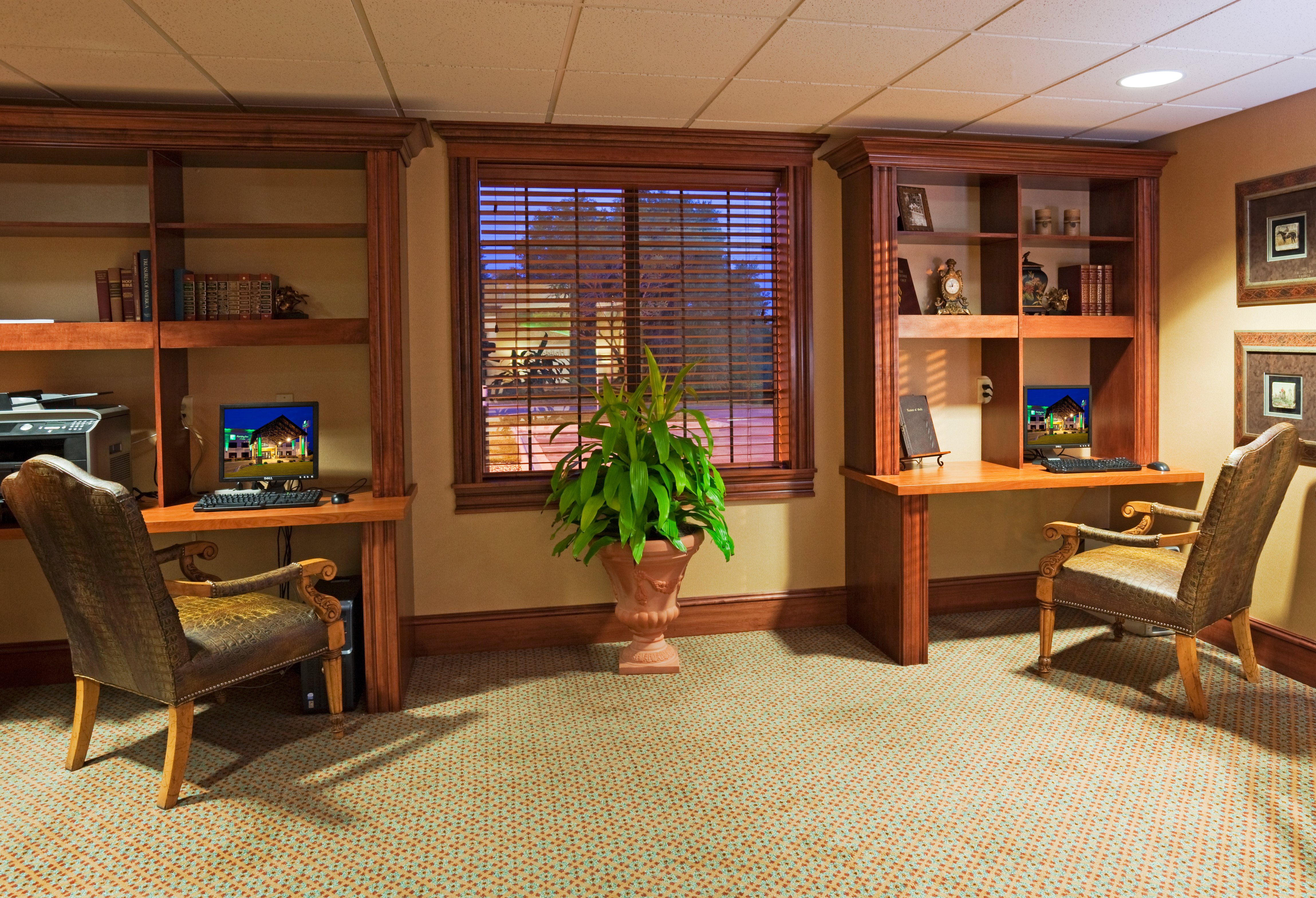 Holiday Inn Hotel Suites Minneapolis Lakeville 23/46