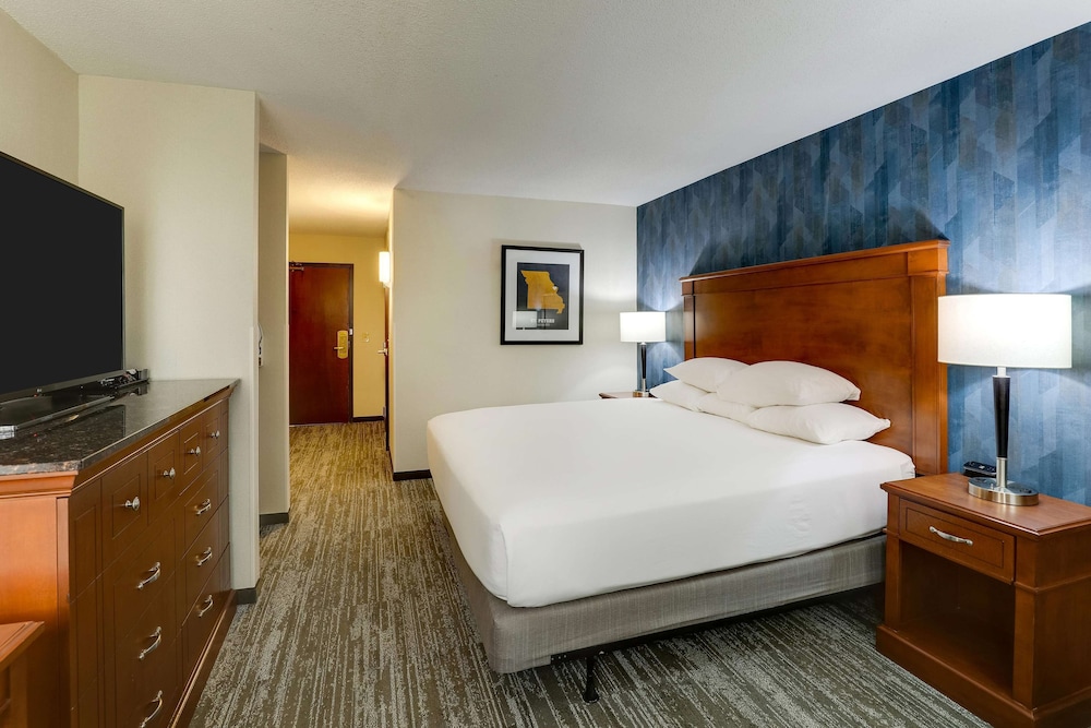 Drury Inn and Suites St Louis St Peters 12/50