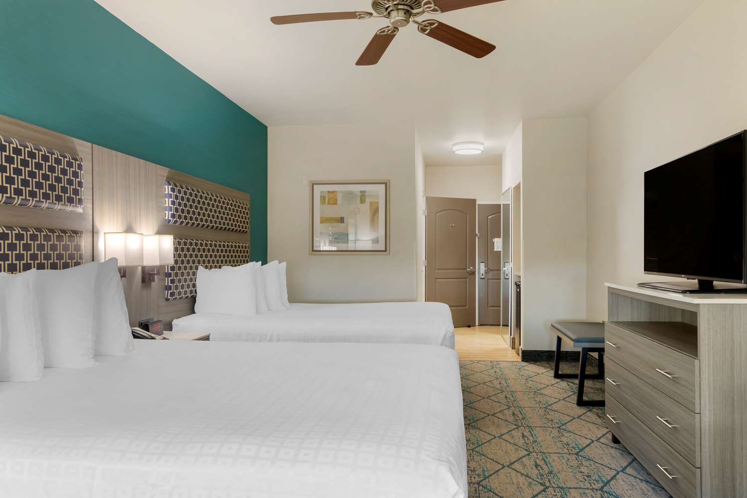 Best Western Plus Wasco Inn & Suites 27/63
