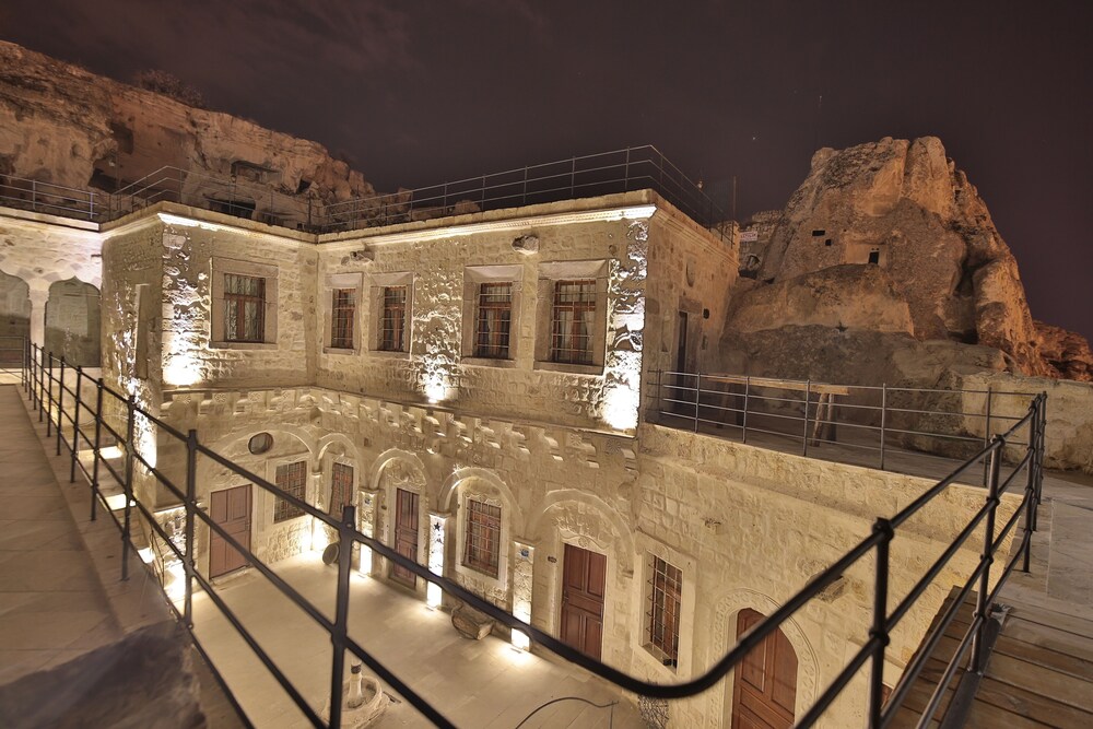 Taru Cave Suites 36/50