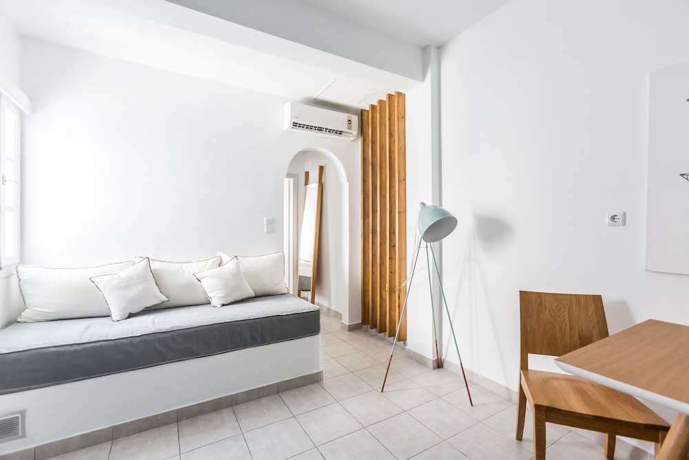 Fanouris Condo 16/22