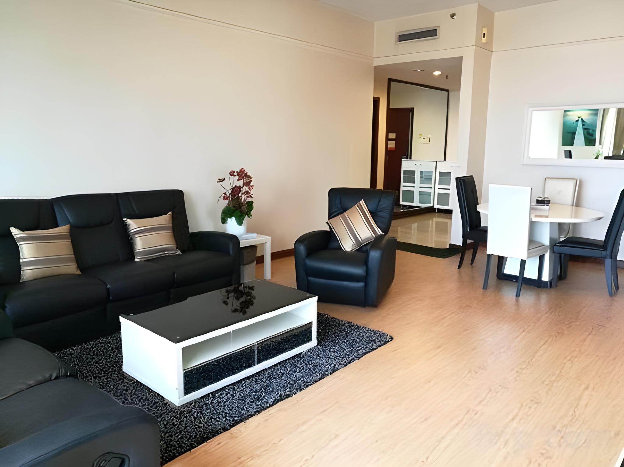 KL Service Suite at Times Square 37/59