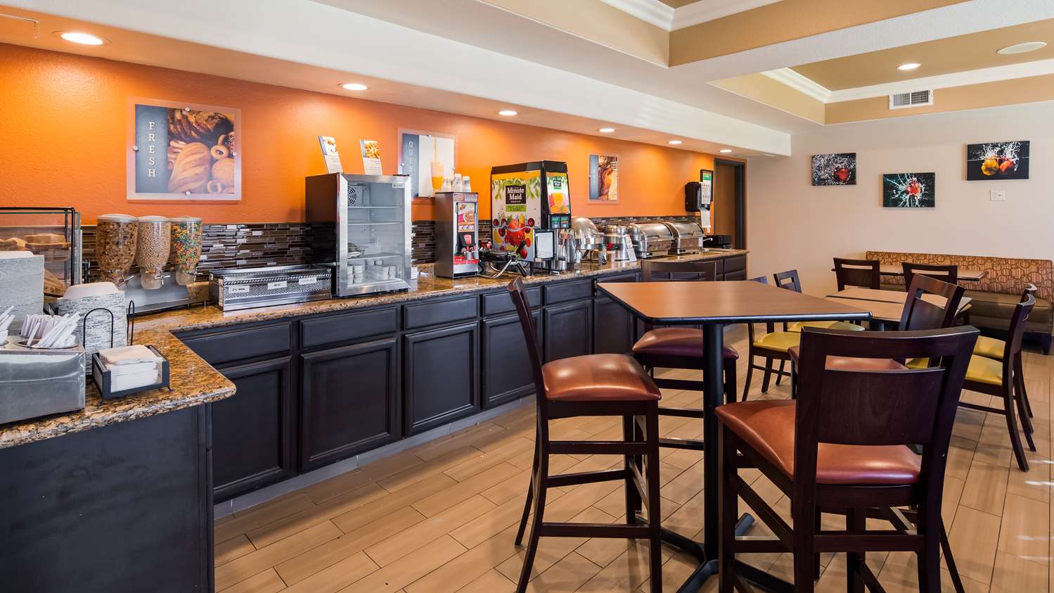 Airport Inn and Suites 17/28