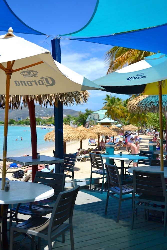 Emerald Beach Resort 46/74