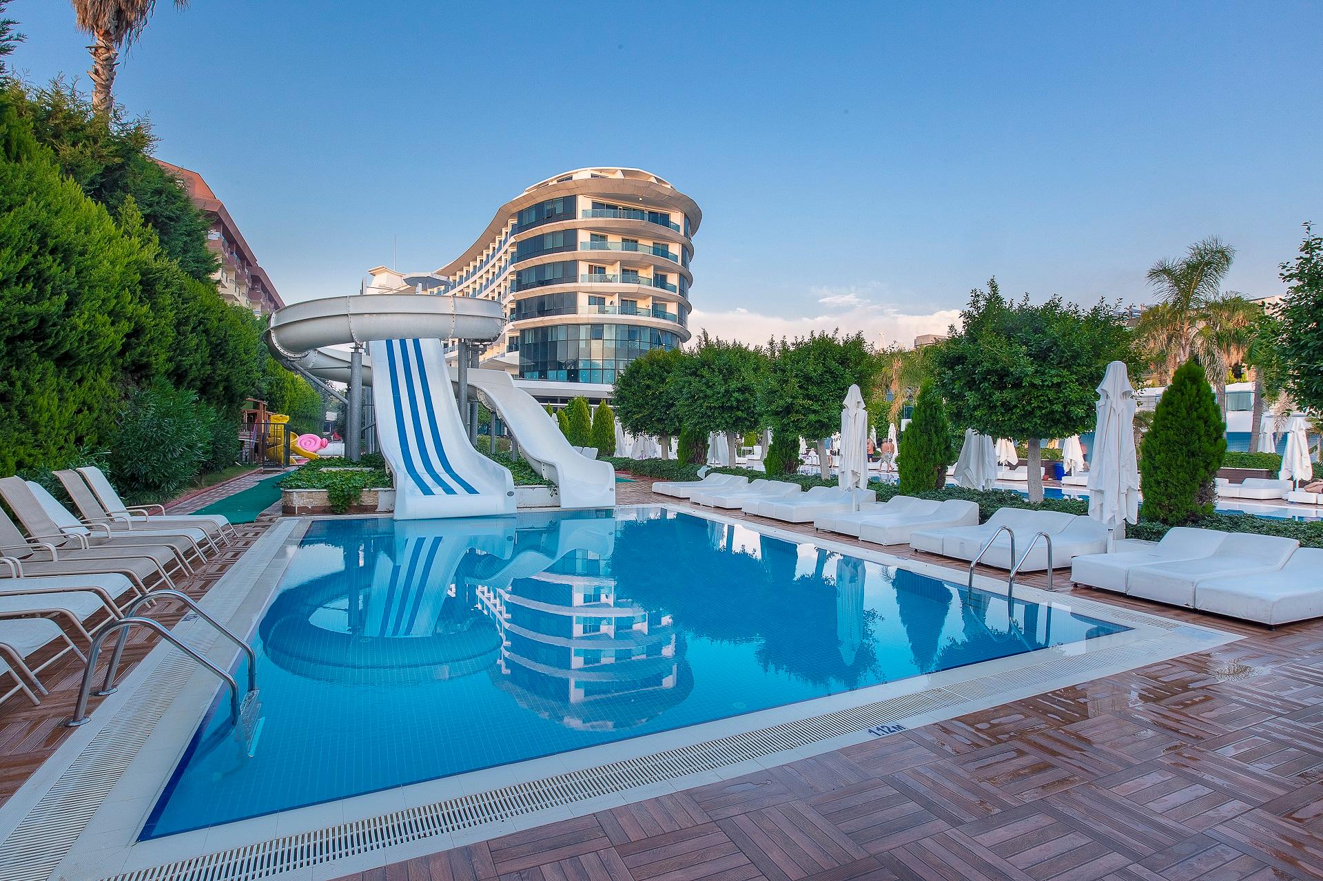 Q Premium Resort 6/24