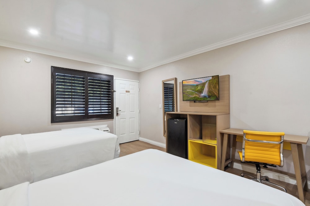 Hotel H-Wood 8/33