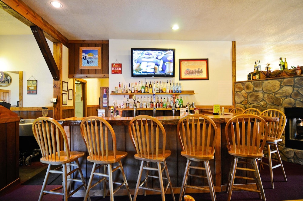 SureStay Plus by Best Western Berkeley Springs 36/38