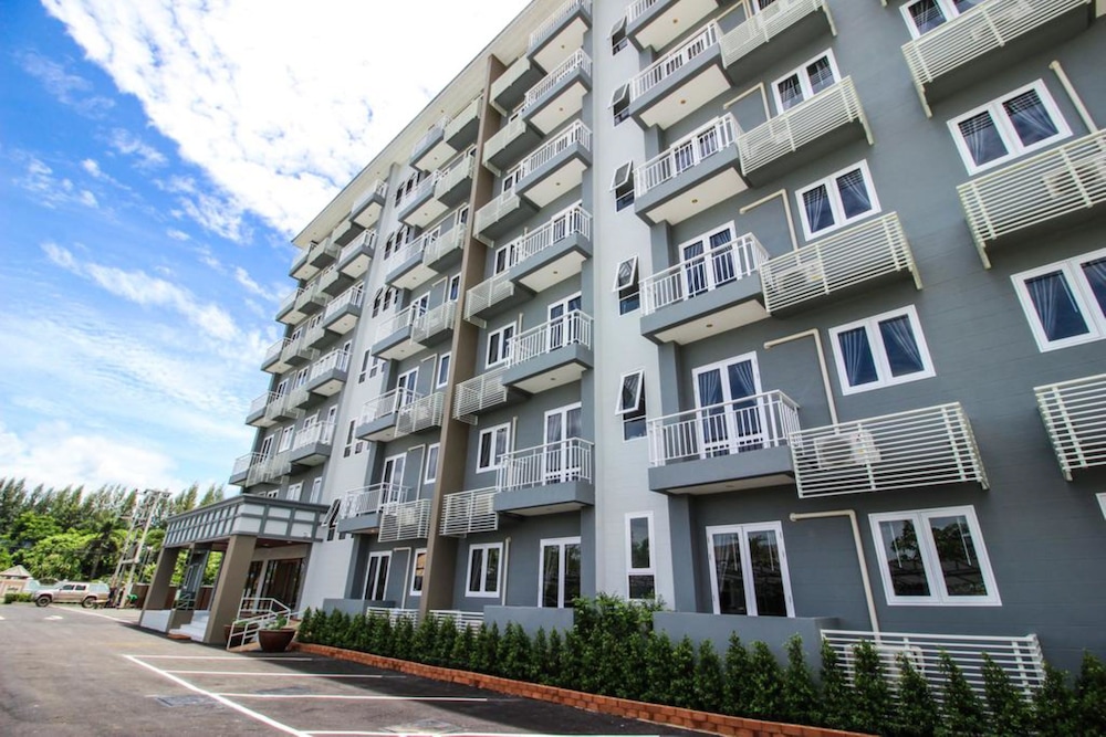 Tai-Shan Suites 12/51