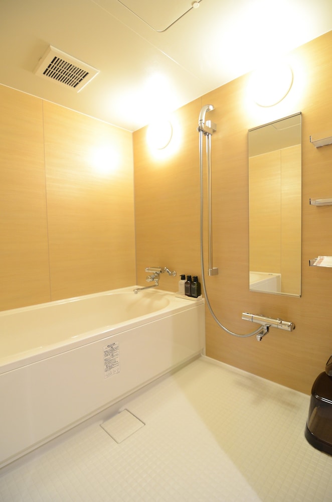 Nipponbashi Luxe Hotel 50/52