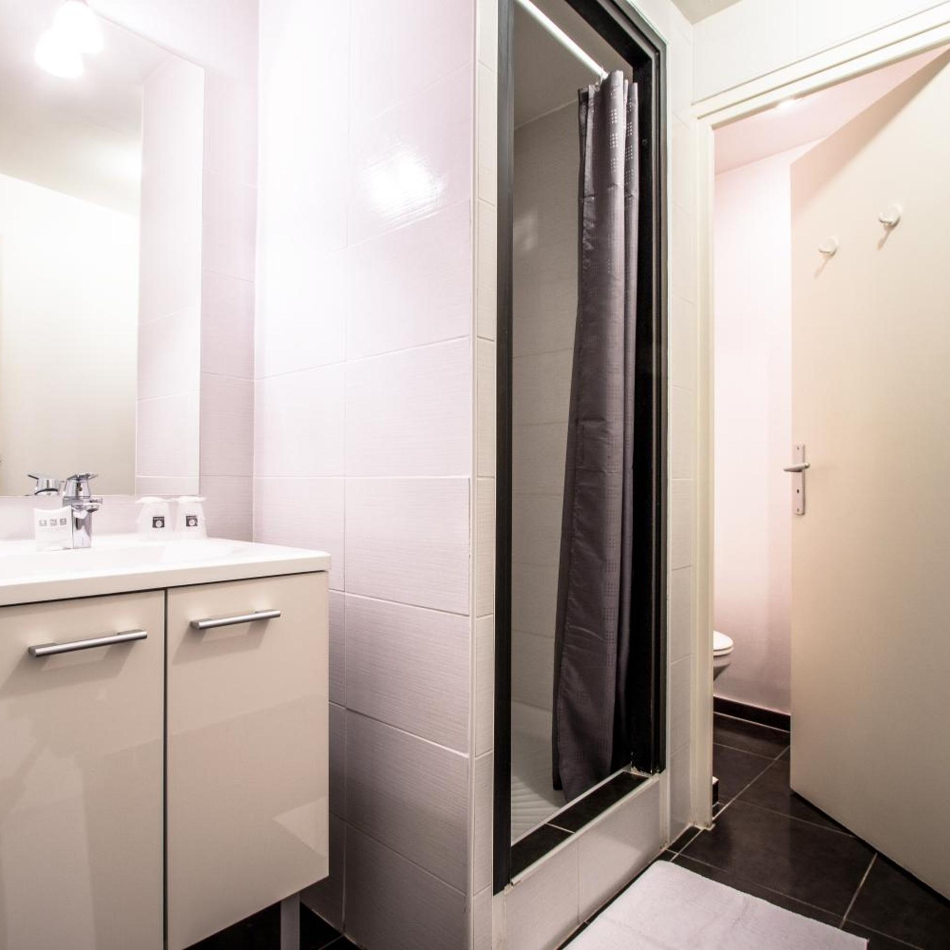 غرفة بسريرين منفصلين، COMFORT HOTEL ACTUEL CHAMBERY CENTRE 7/10