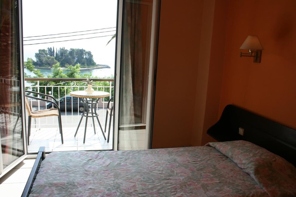 Aegli Hotel 17/64