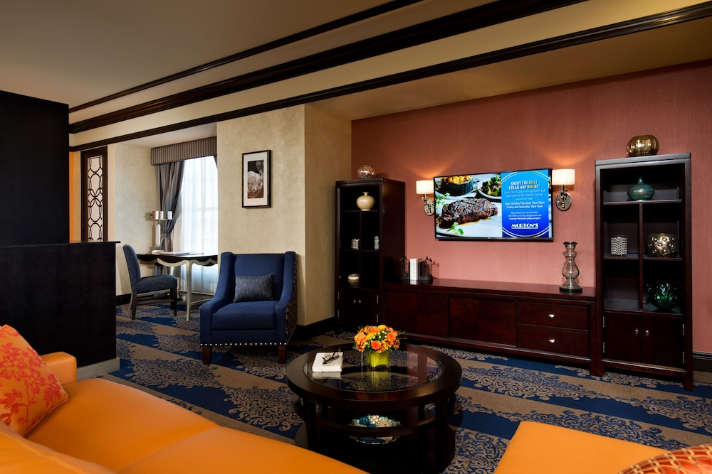 Saratoga Casino Hotel 48/68