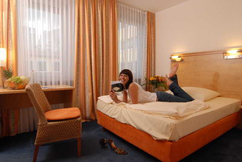 غرفة قياسية بسرير مزدوج، Tokyo Bay Shiomi Prince Hotel 2/2