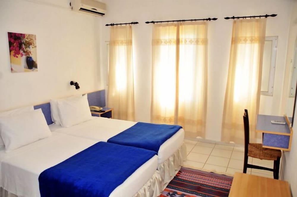 Omar Hotel 6/40