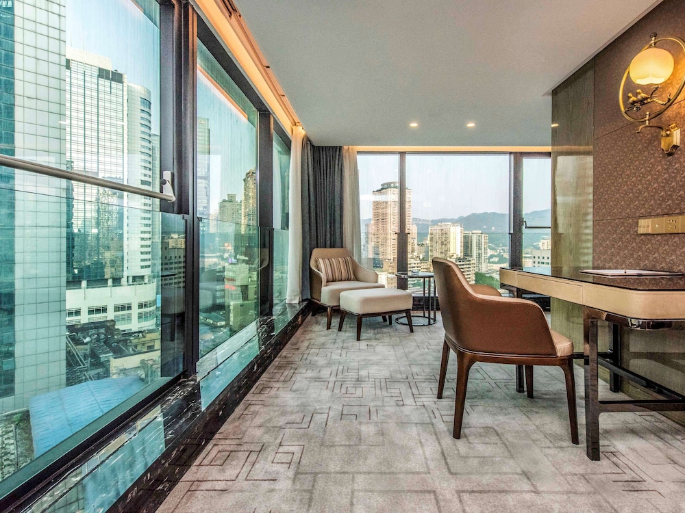 Mercure Chongqing Downtown 63/73