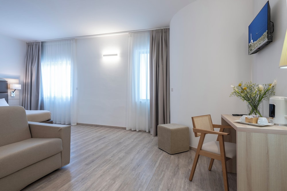 Hotel Albania 59/73