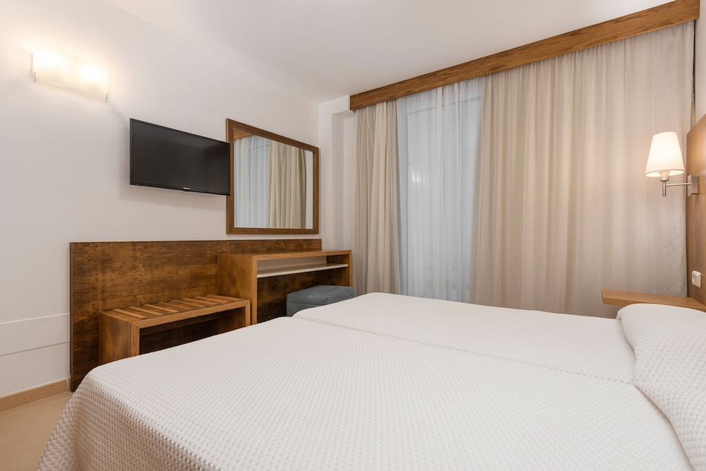 Hotel Cala Bona 28/72