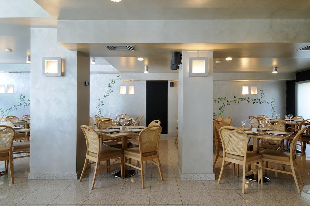 Maniatis Hotel 21/22