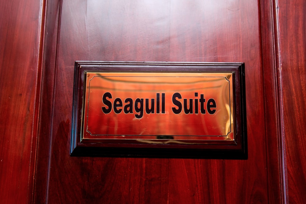 Seagull Hotel 42/72